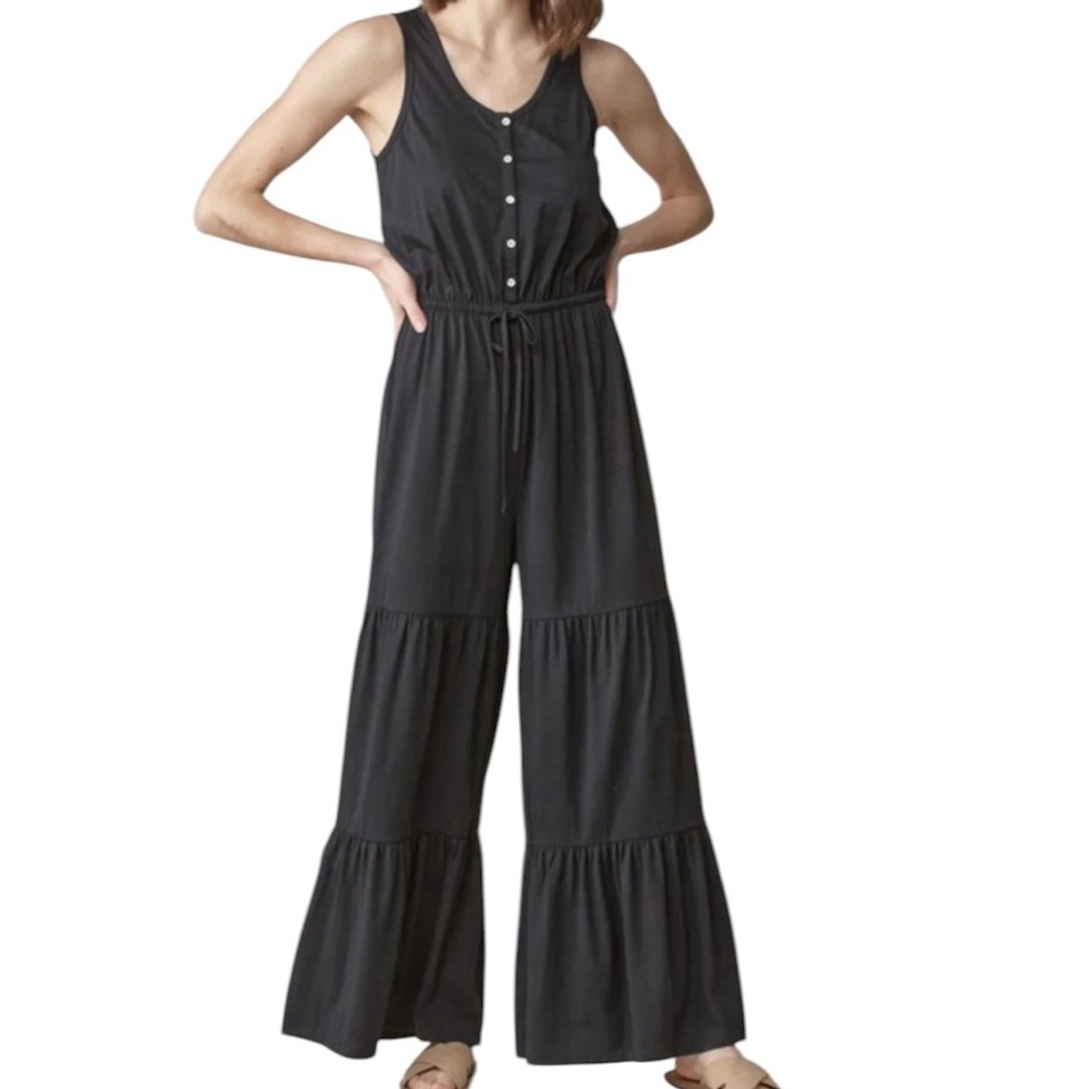 Doe & Rae Black Tiered Jumpsuit Black Women's Sleeveless Sz‎ Medium